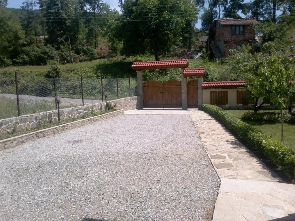 Villa Nanevi Teteven Exterior photo