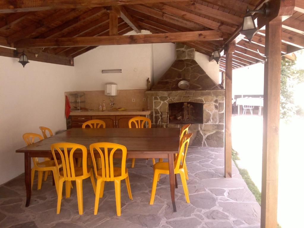 Villa Nanevi Teteven Exterior photo
